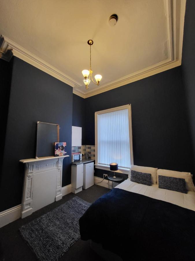 Large Digbeth Double Room Shared Bathroom Бирмингем Экстерьер фото