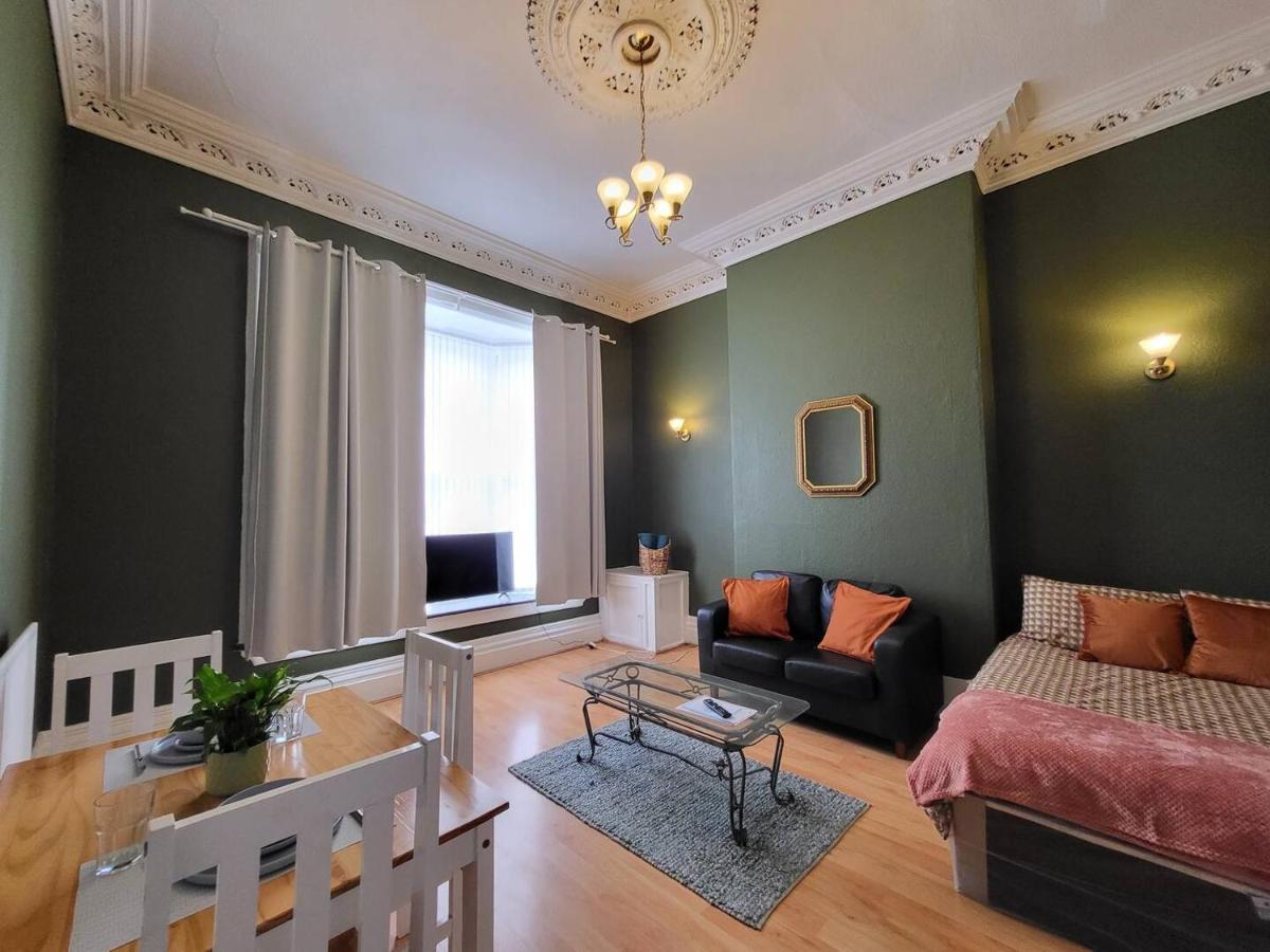 Large Digbeth Double Room Shared Bathroom Бирмингем Экстерьер фото
