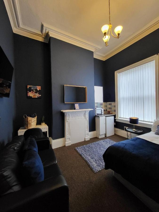 Large Digbeth Double Room Shared Bathroom Бирмингем Экстерьер фото